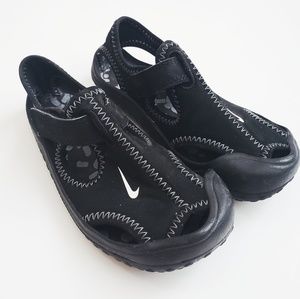 Unisex Nike Water Shoes for Toddlers Size 10C